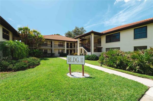 HAMMOCK PINE VILLAGE