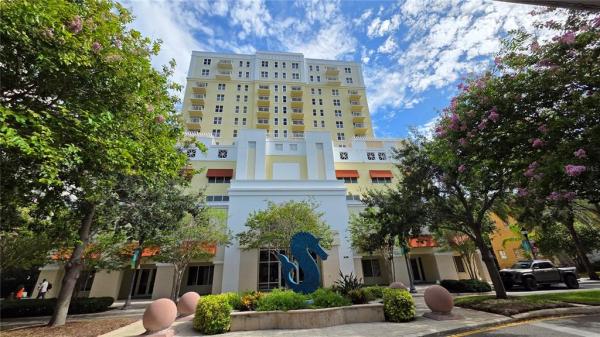 STATION SQUARE CONDO