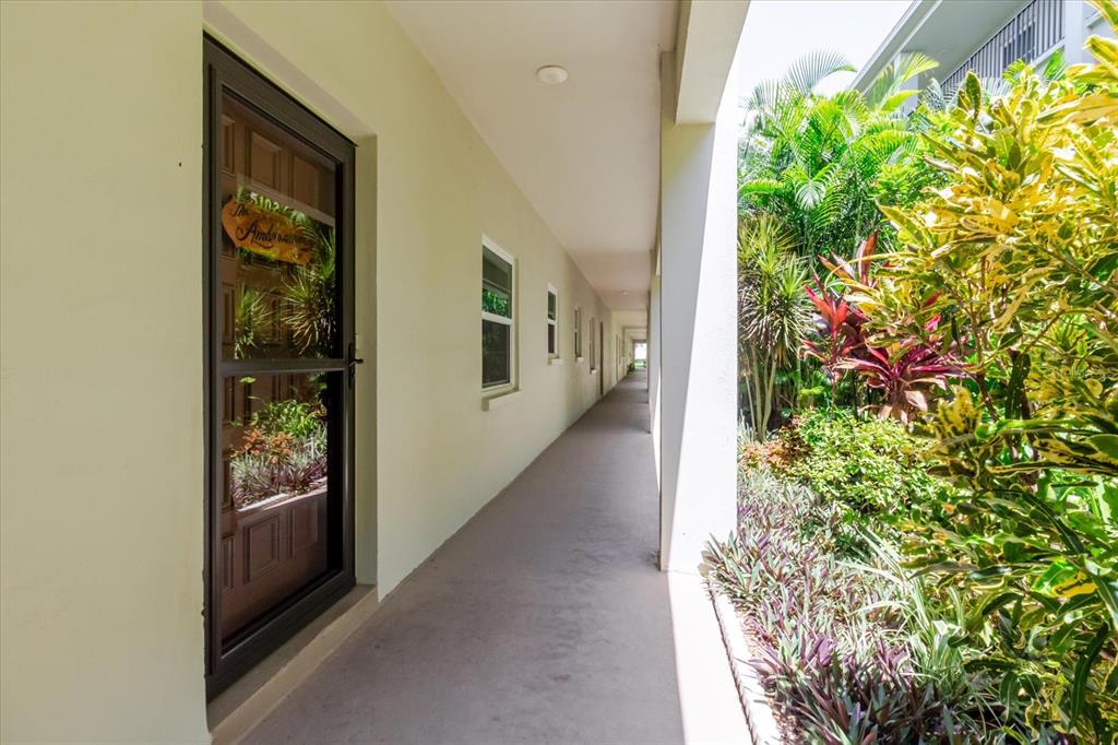 MEDITERRANEAN MANORS - фото