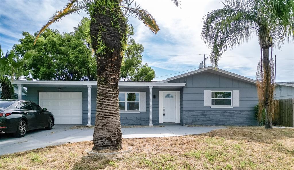 BEACON SQUARE - фото