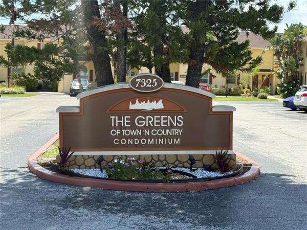 THE GREENS OF TOWNN COUNTRY