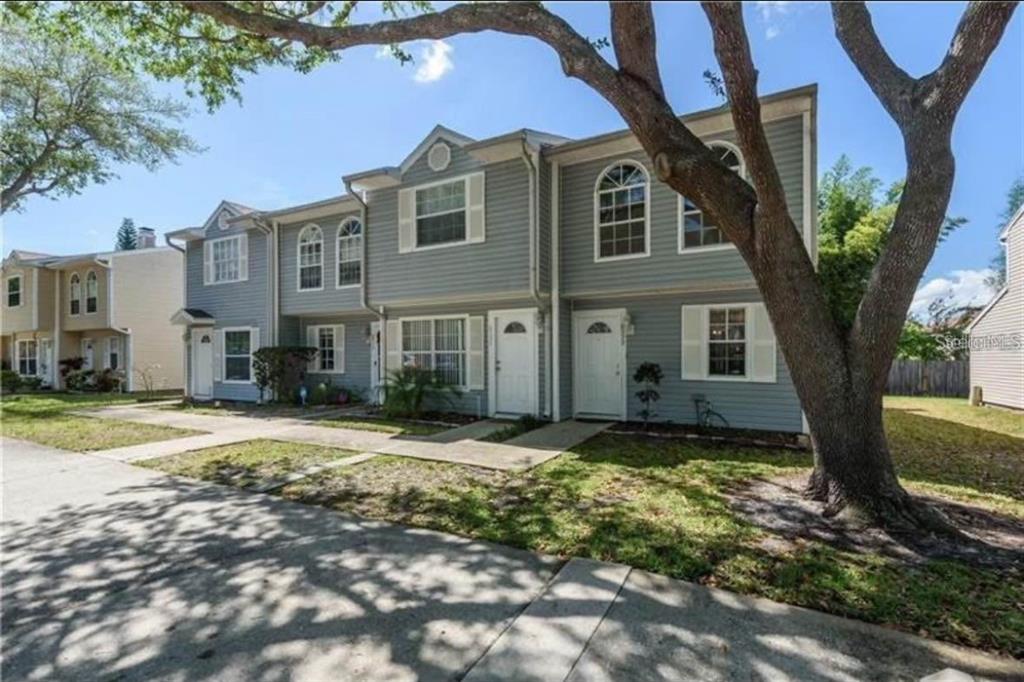 J-R MANOR - фото