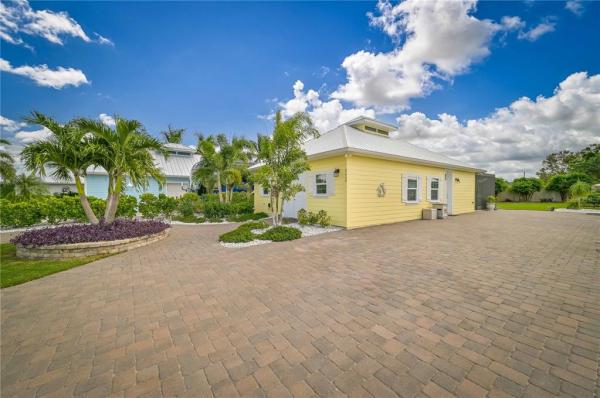 THORNTON CRK MOTORCOACH RESIDENCE