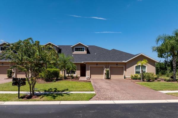 FAIRWAY CROSSINGS TOWNHOMES AT BAYSIDE LAKES