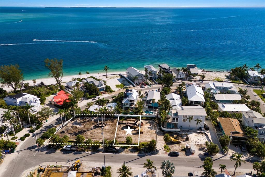 WELLS - фотография WELLS - фото