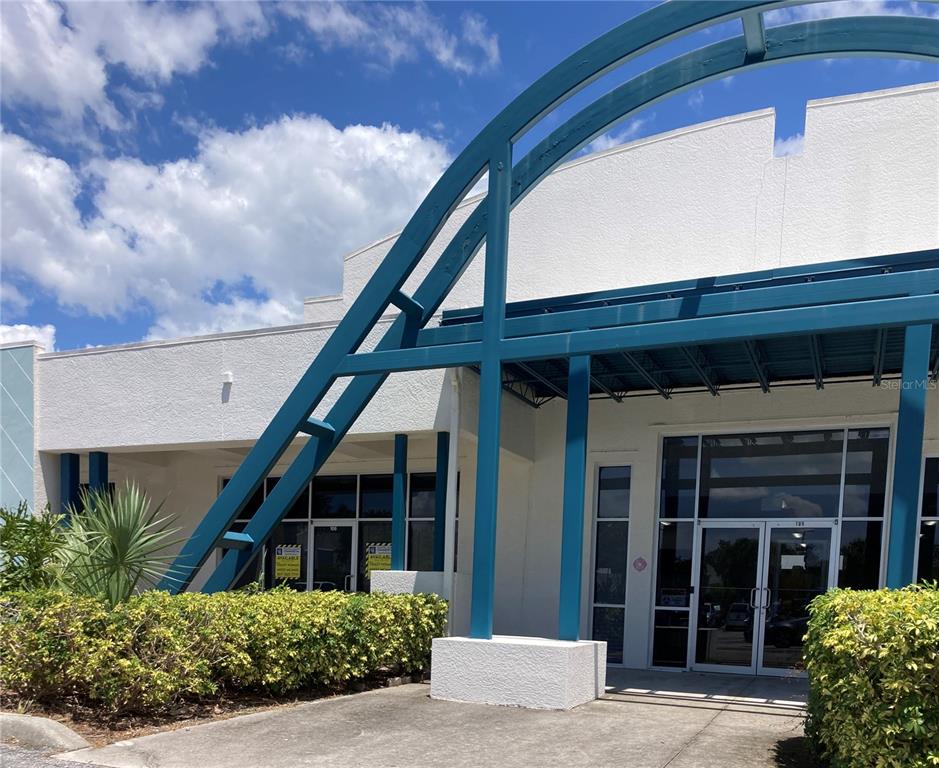 MURDOCK CIRCLE COML CENTER - фото