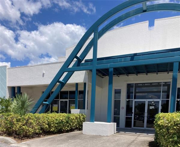 MURDOCK CIRCLE COML CENTER