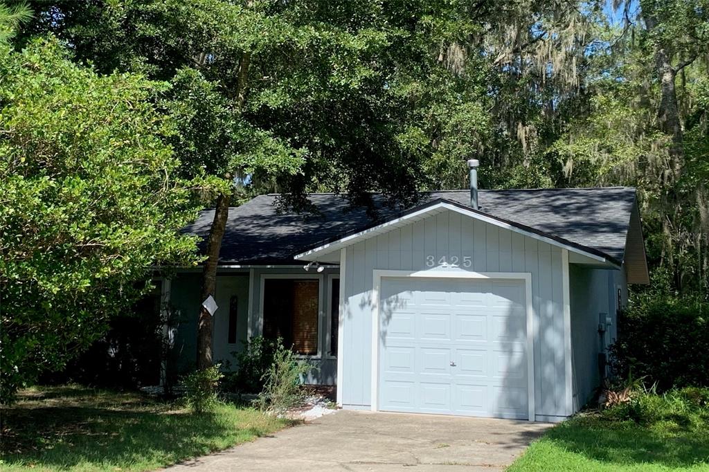 KIMBERLY WOODS - фото