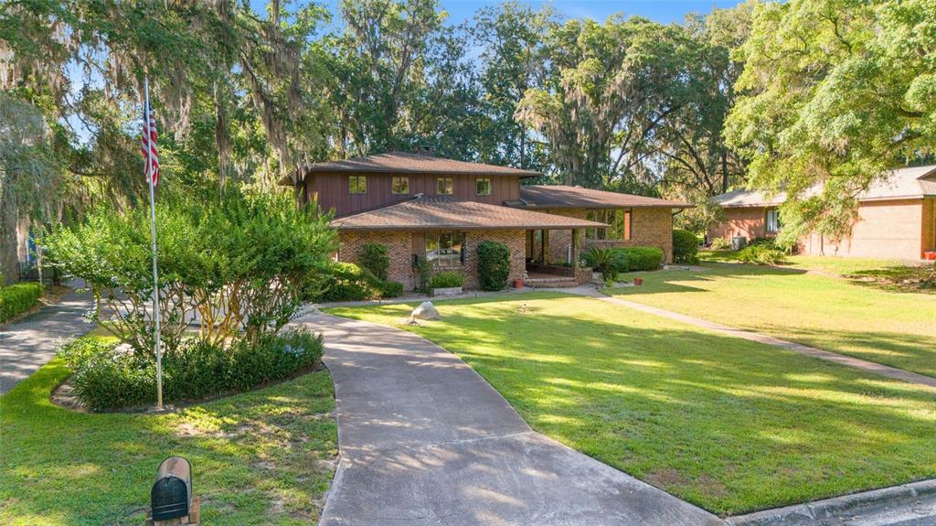 COUNTRY CLUB MANOR UNIT II - фото