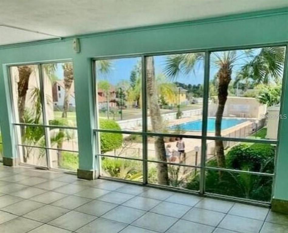 COLUMBIAD PLAZA SUB - фото