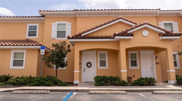 REGAL OAKS AT OLD TOWN