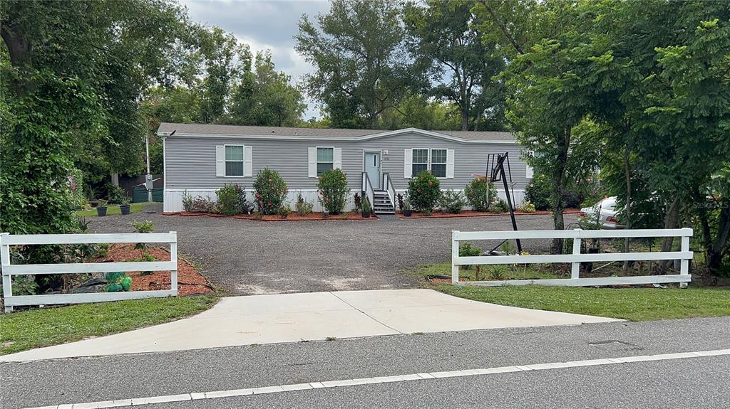 PINE LAKES - фото