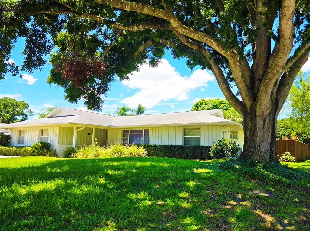 RIVER OAKS - фото