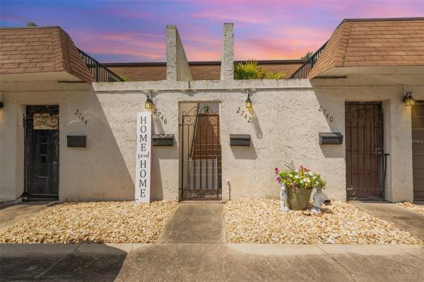 SPANISH OAKS GOLF VILLAS A CON