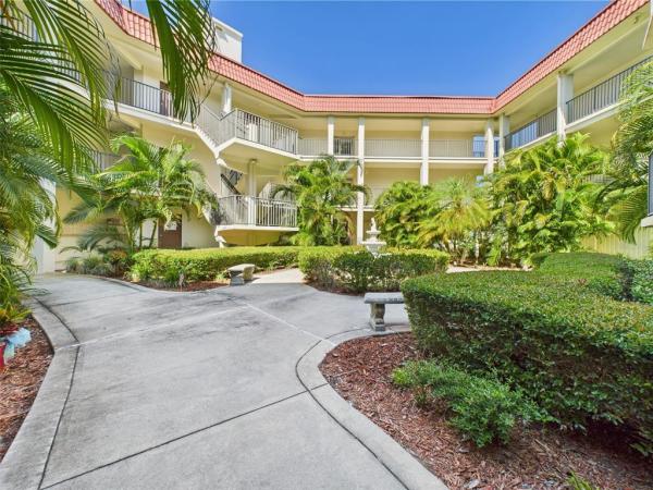 MEDITERRANEAN MANORS