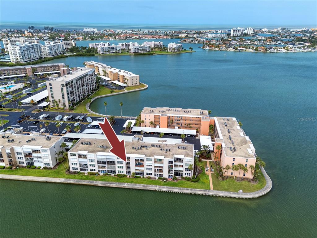 BAY ISLAND GROUP 8 - фото