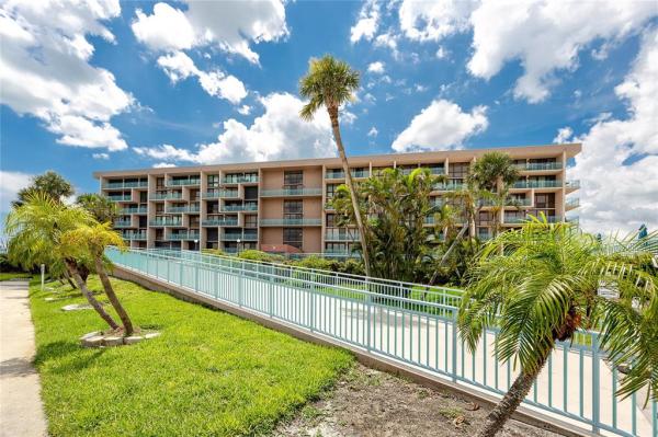 KEY CAPRI CONDO