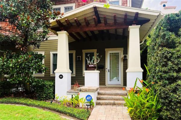 VALENCIA IN OLD HYDE PARK