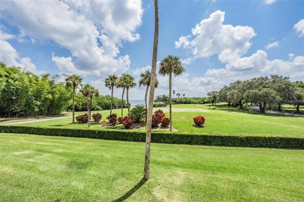 COVE CAY 26-16 VILLAGE I