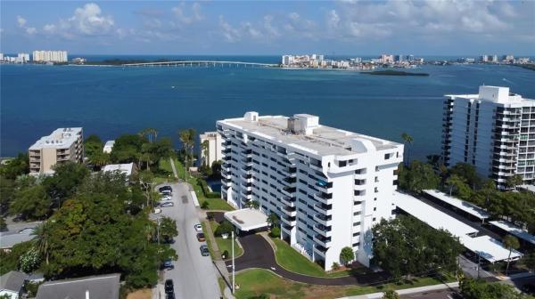 HARBOR OAKS PLACE CONDO