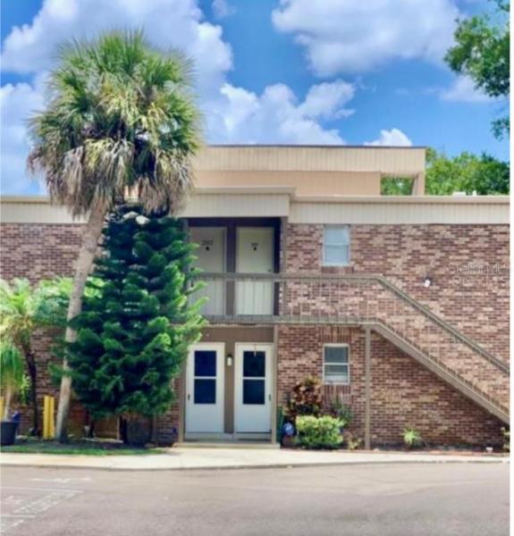 CARROLLBROOK LAKESIDE CONDOMIN