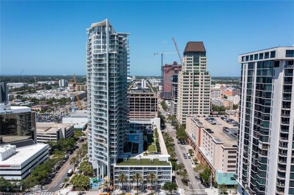 SIGNATURE PLACE CONDO