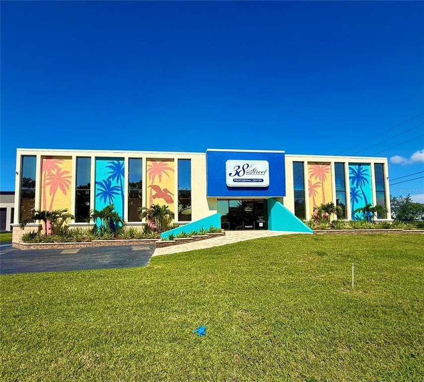 ULMERTON INDUST CENTER - фото