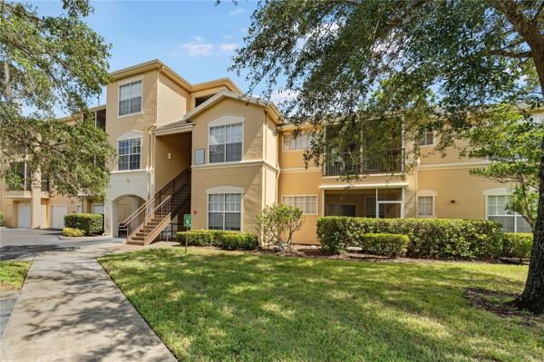 OXFORD PLACE AT TAMPA PALMS A