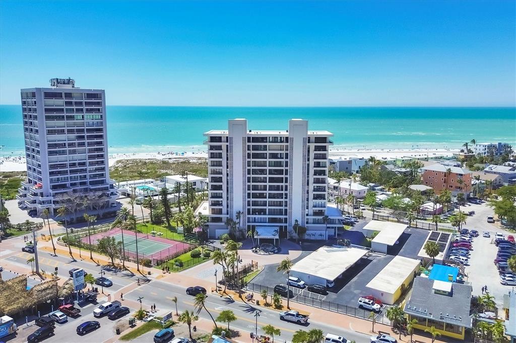 TERRACE EAST - фото