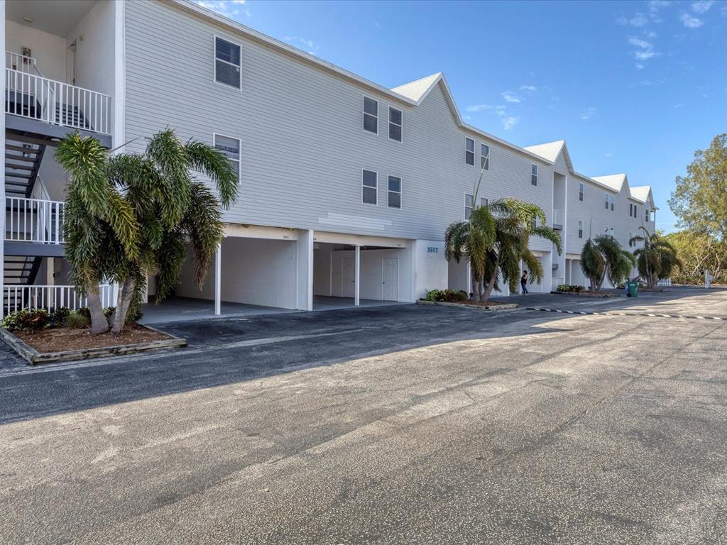 SANDY POINTE II - фото