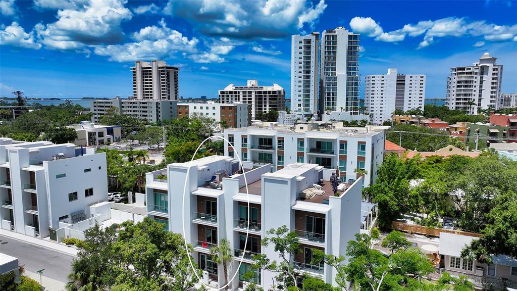 TOWNHOMES OF ORANGE CLUB - фото