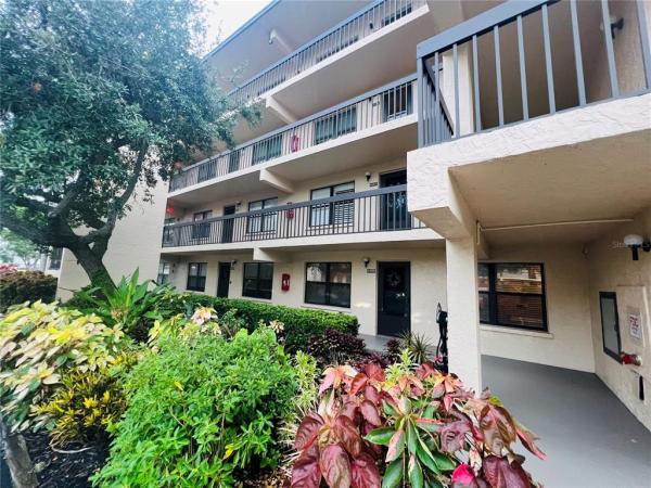 WOODPARK AT DESOTO SQUARE PH V