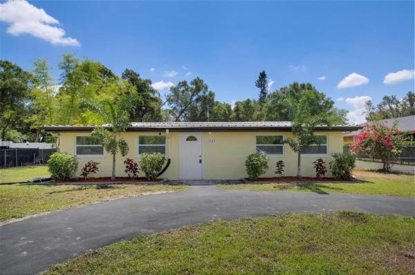 ELWOOD PARK UNREC OF A SUB