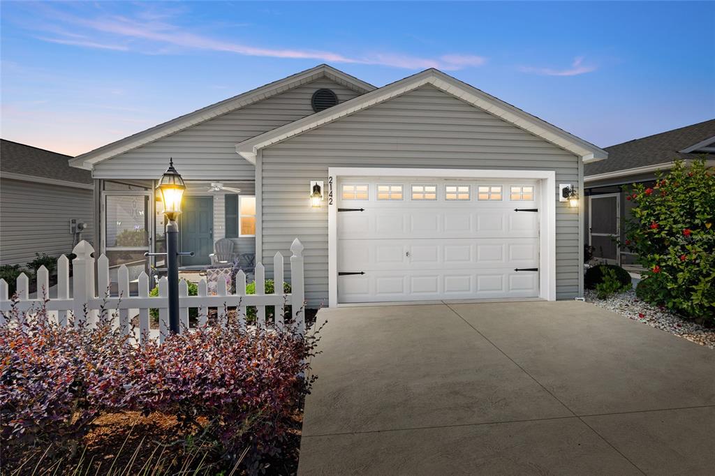 THE VILLAGES - фото