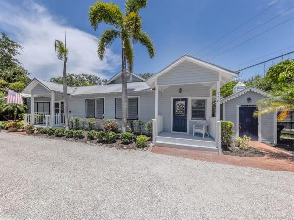 THE VILLAGE AT EAGLE POINT