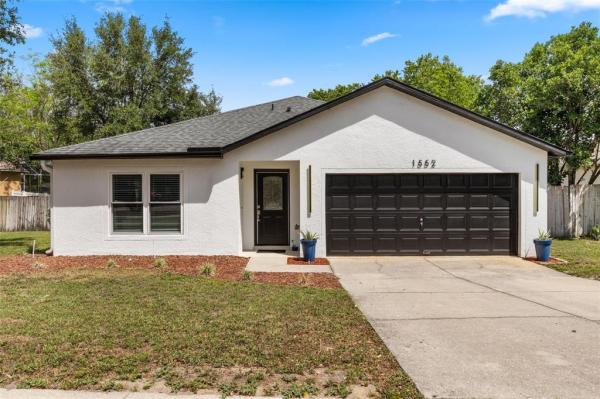 CRANES LANDING PH 01