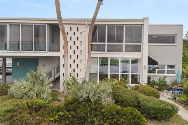 LAKE KILLARNEY CONDO