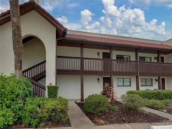 COUNTRY CLUB VILLAGE CONDO