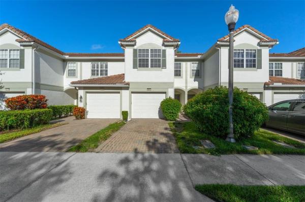 VISTAS/PHILLIPS COMMONS