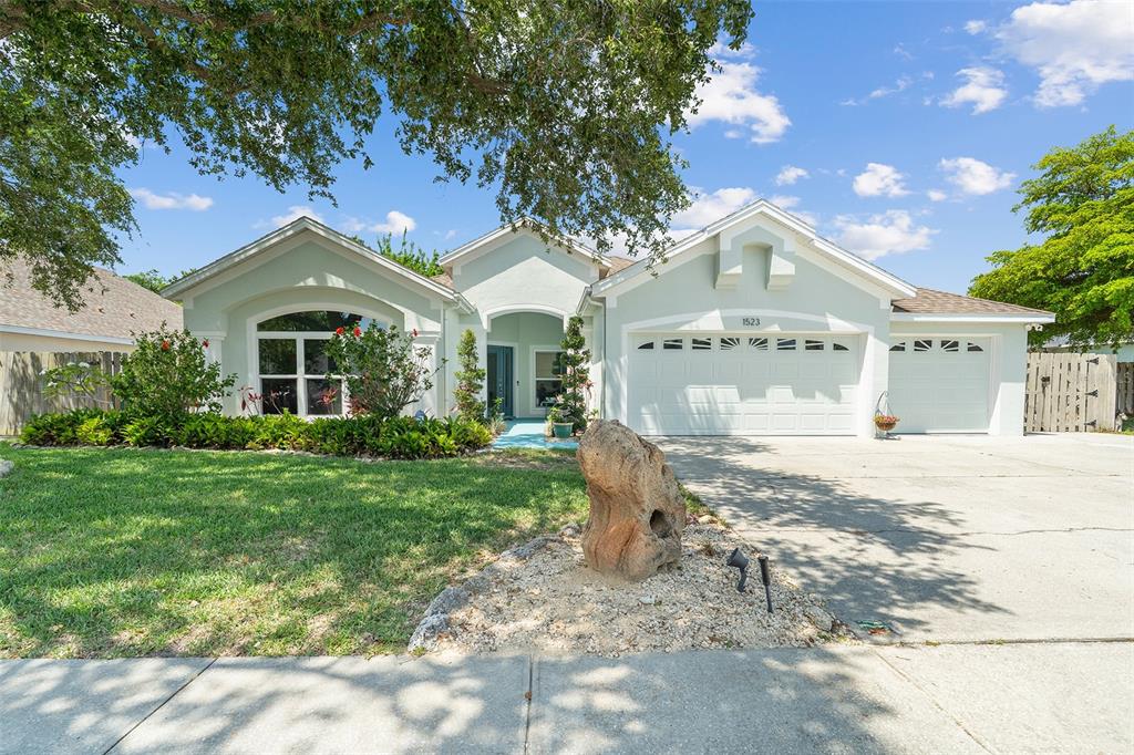 ISLAND CROSSINGS - фото