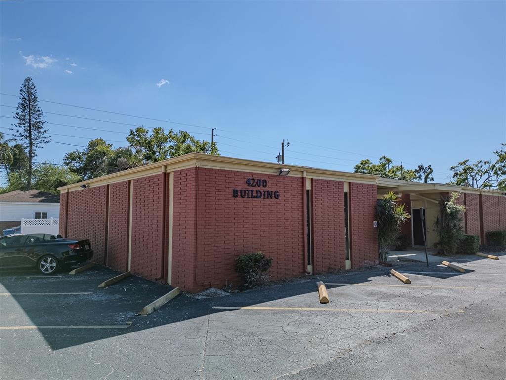 HALLS CENTRAL AVE 3 PT REP - фото