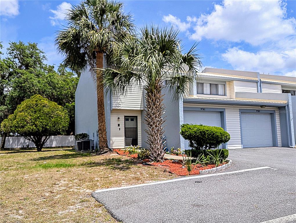 TWIN LAKES CONDOMINIUM - фото