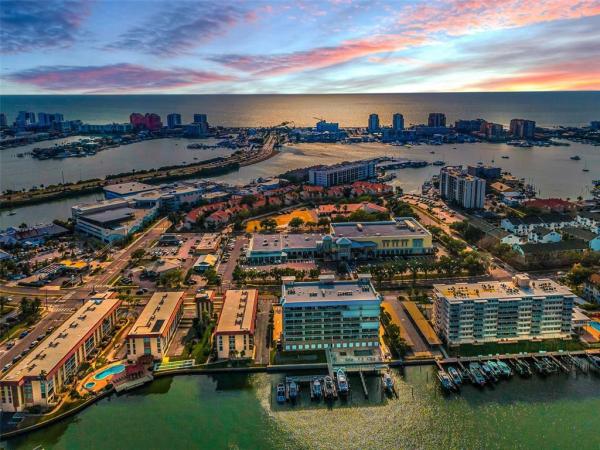 DOLPHIN HARBOUR CONDO