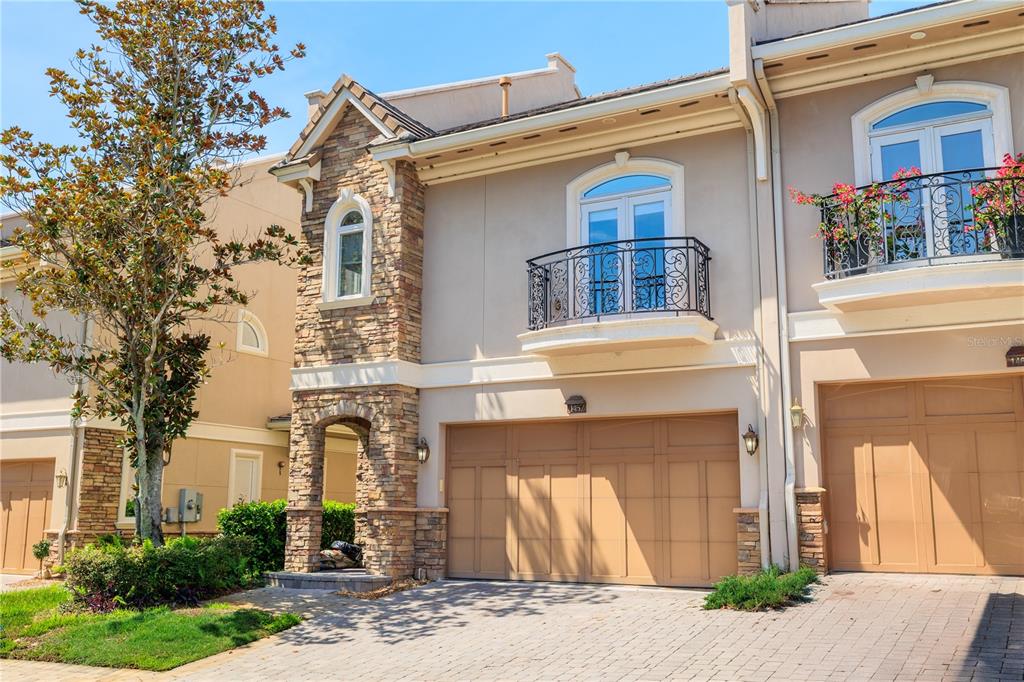 HILLSIDE LANDINGS - фото