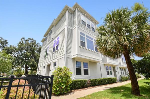 CENTRAL LIVING TWNHMS NORTH