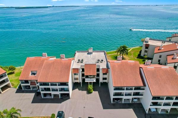 VILLAGE AT TIERRA VERDE CONDO