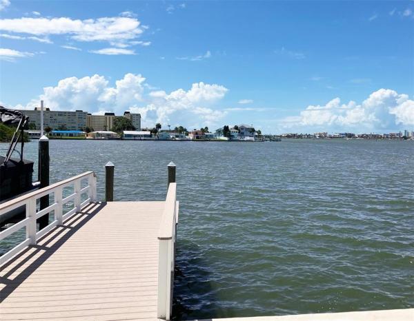 BOCA CIEGA POINT EAST
