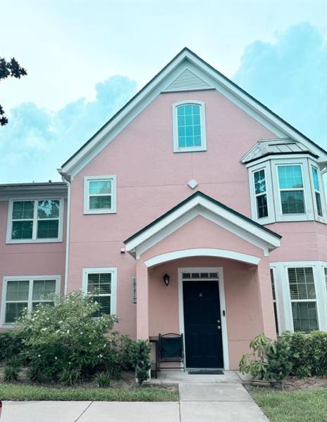 HAMPTONS AT METROWEST