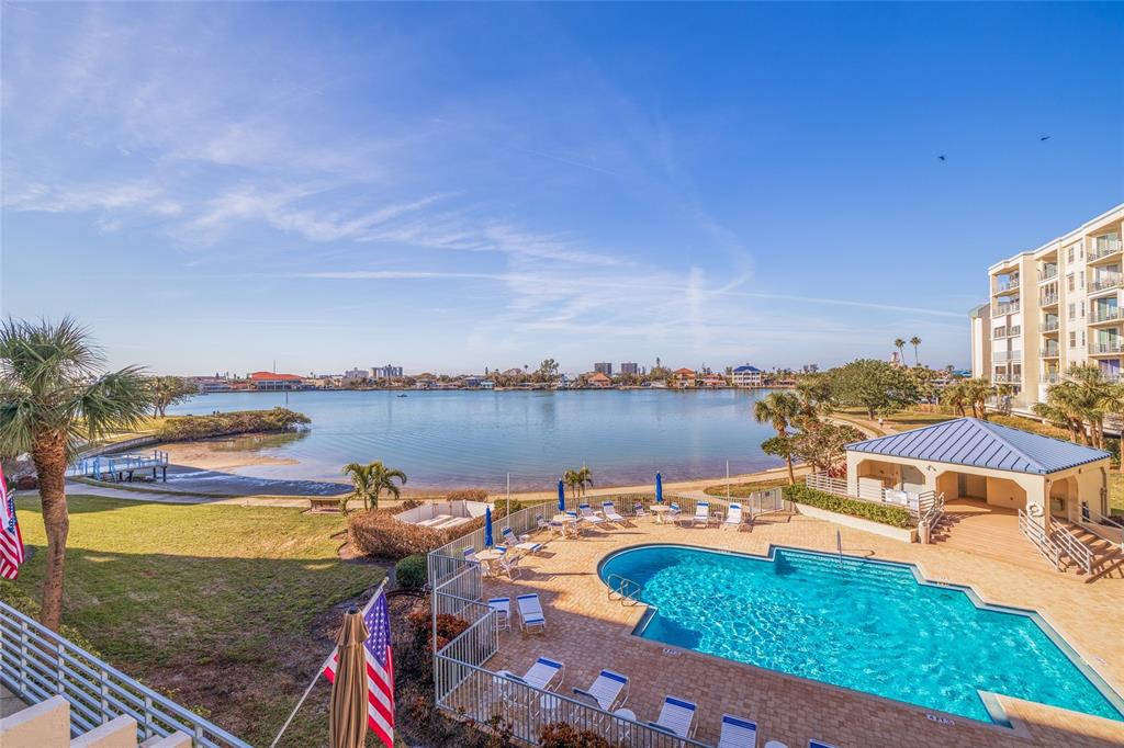 HARBOURSIDE CONDO - фото