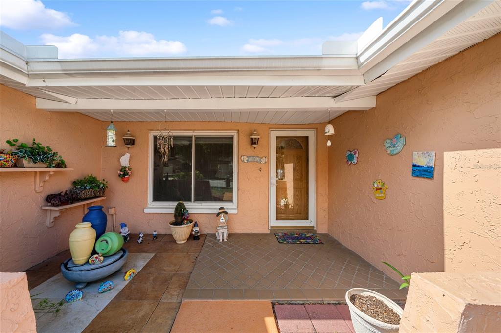 HARBOR PALMS-UNIT SIX - фото